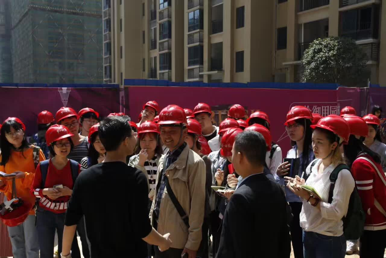 曹兴副校长莅临市场营销专业见习基地亲切指导见习工作